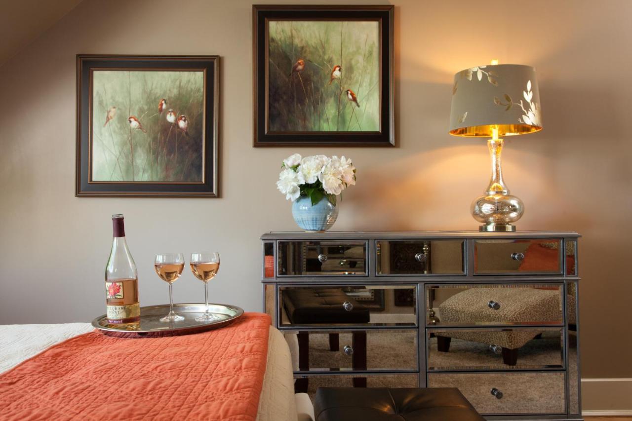Gothic Eves Inn And Spa Bed And Breakfast Trumansburg Exterior photo
